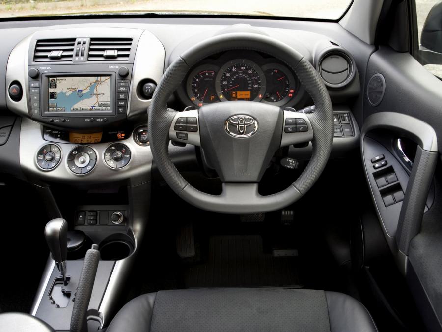  Toyota RAV4 2010 года  (UK) (фото 21 из 27)